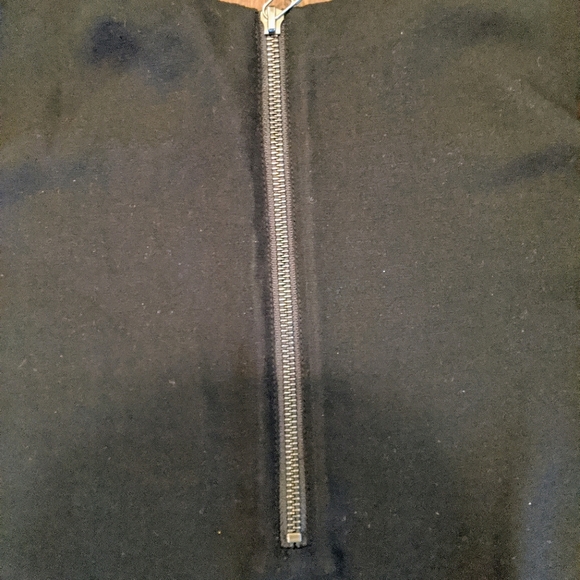 Cute Cropped Monk & Lou Top - Picture 5 of 5